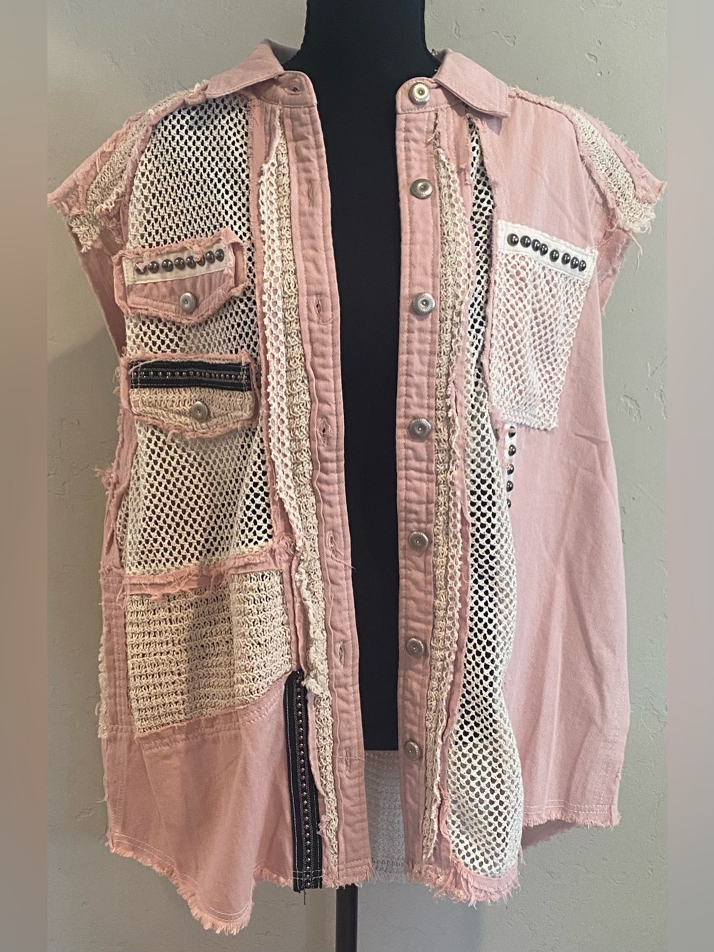 POL Edgy Pink Distressed Sleeveless Button Down Vest/Top/Jacket Sz.L EUC.
